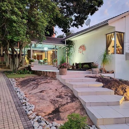 The Coral Tree Hotel Mbombela ภายนอก รูปภาพ